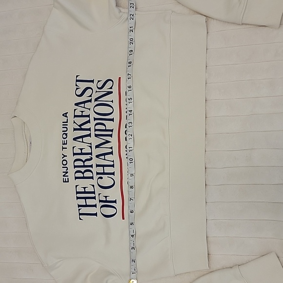 Los SUNDAYS Tequila Cream Graphic Sweatshirt - Picture 10 of 12